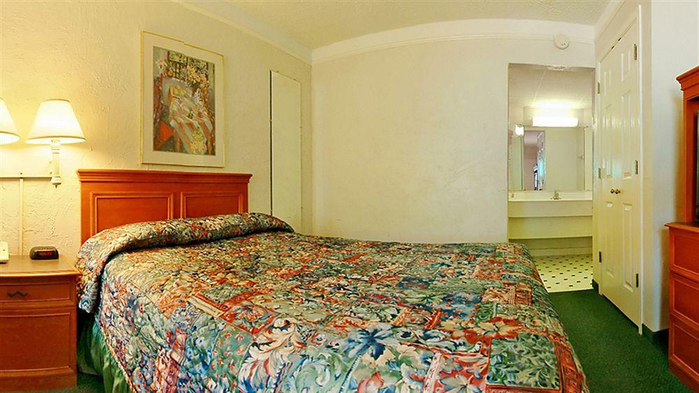Red Roof Inn Tampa Bay - St. Petersburg Eksteriør bilde