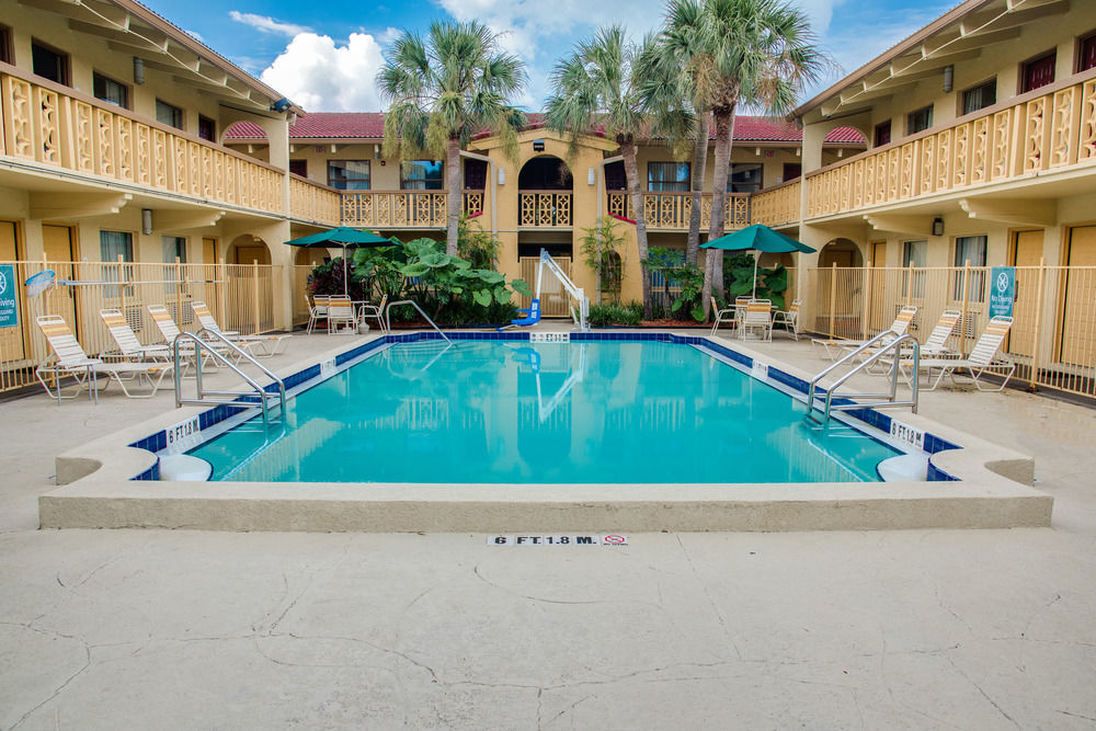 Red Roof Inn Tampa Bay - St. Petersburg Eksteriør bilde